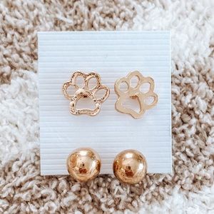 gold paw and ball fashion earrings set